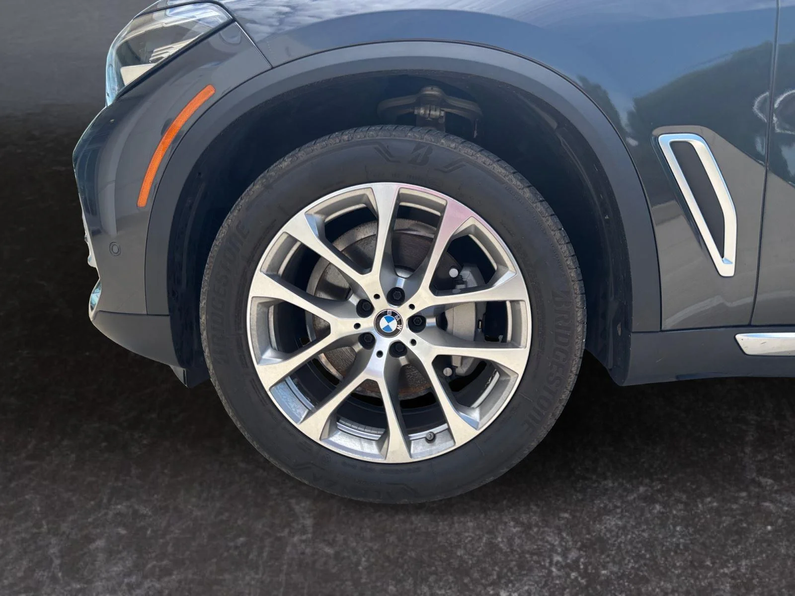 Used 2020 Dark Graphite Metallic BMW xDrive40i image 29