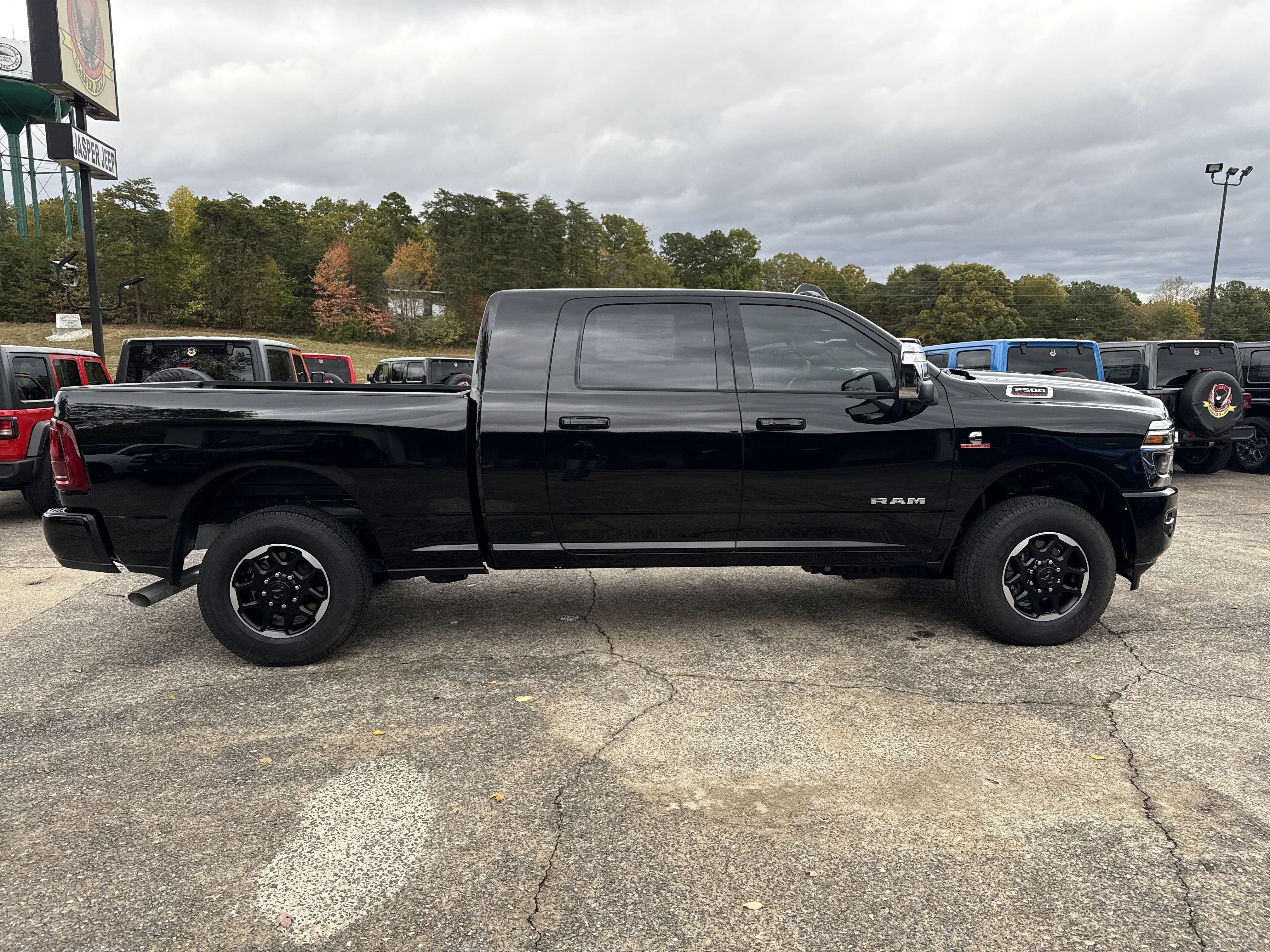 2025 RAM 2500 Laramie - Photo 8