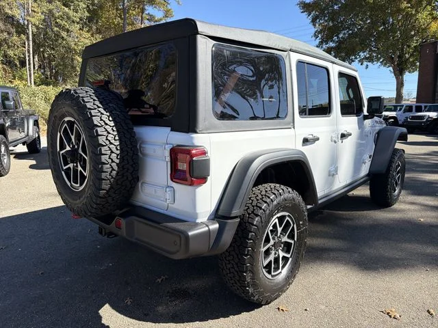New 2026 Bright White Clear-Coat Exterior Paint Jeep Rubicon image 5