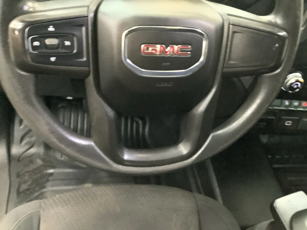 Used 2019 Pacific Blue Metallic GMC Fleet/Base image 15