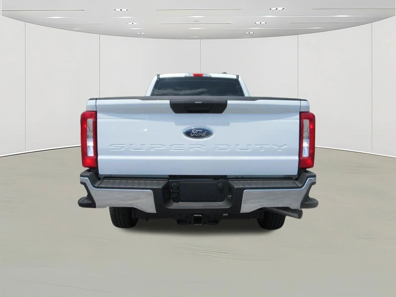 New 2024 Oxford White Ford F-250® XL image 5