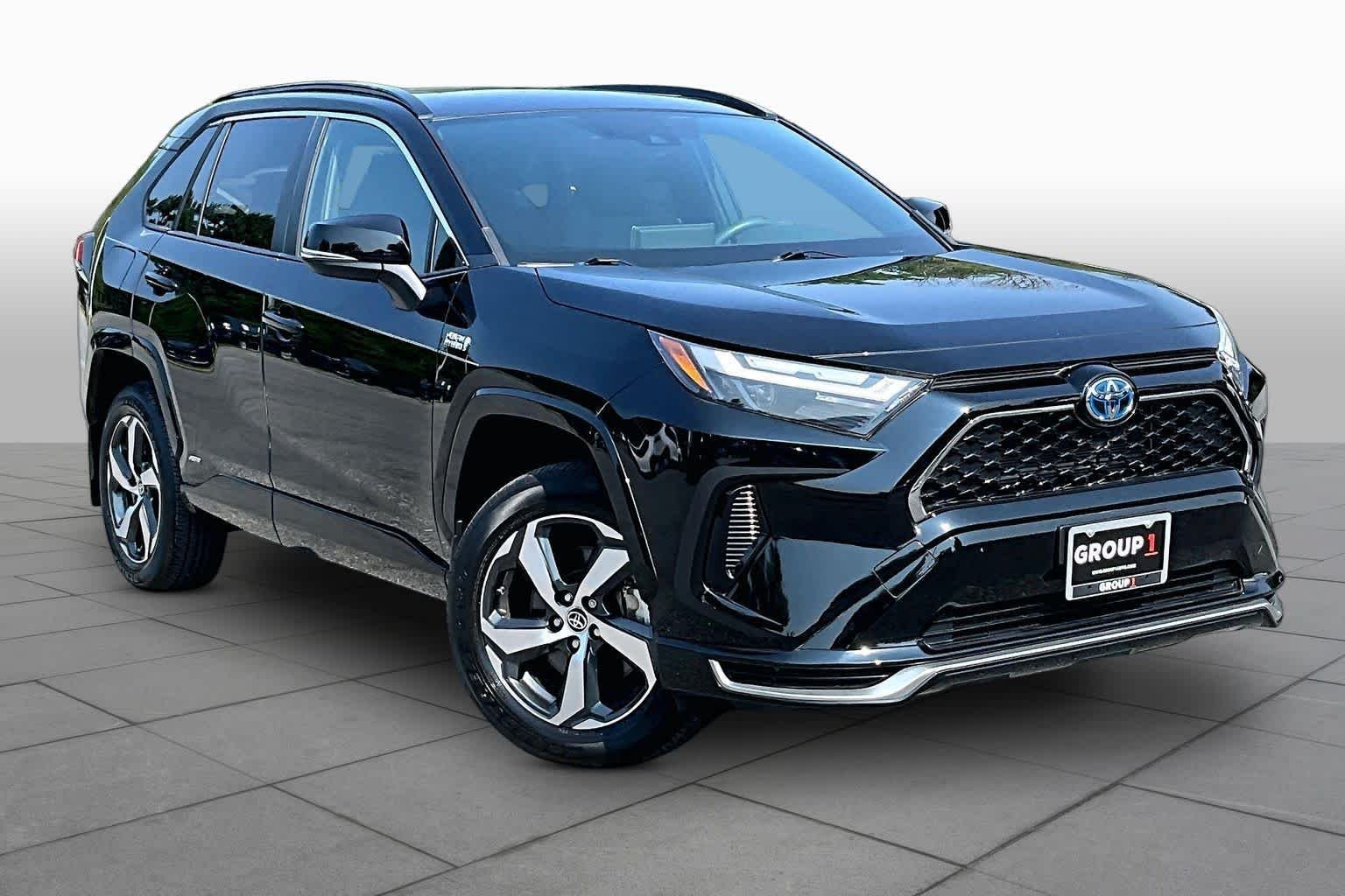 Used 2023 Midnight Black Metallic Toyota SE image 3