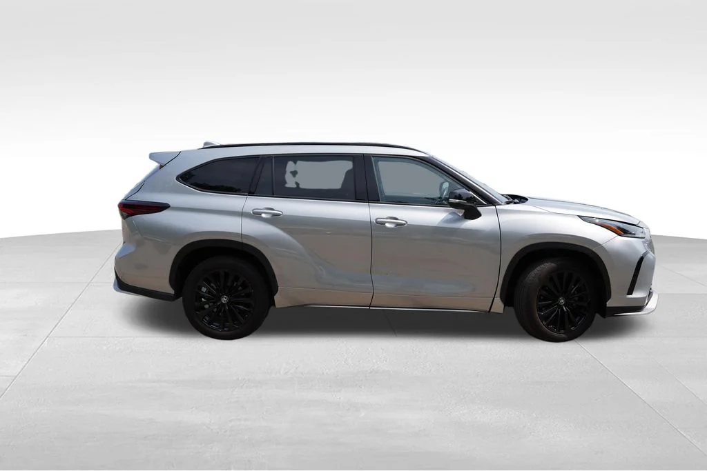 Used 2025 Celestial Silver Metallic Toyota XSE image 3