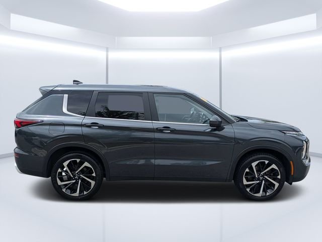 Used 2024 Gray Mitsubishi SE image 2