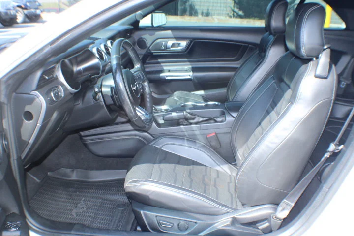 Used 2022 White Ford GT Premium Convertible image 16