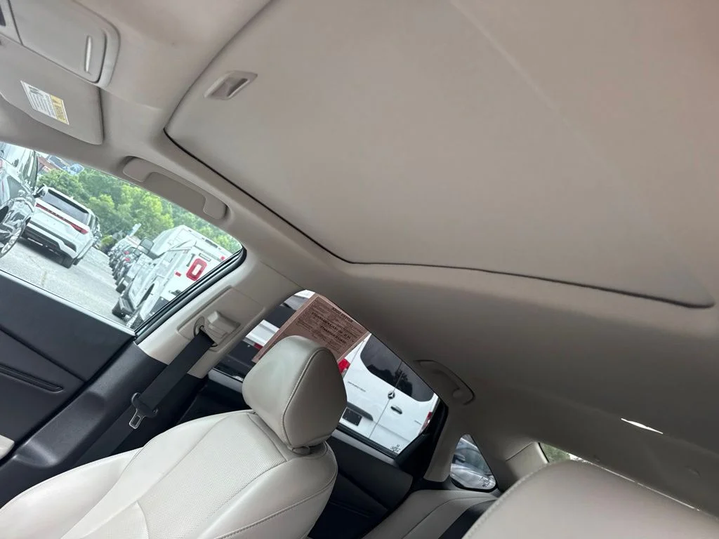 Used 2023 Gray Honda EX-L image 4