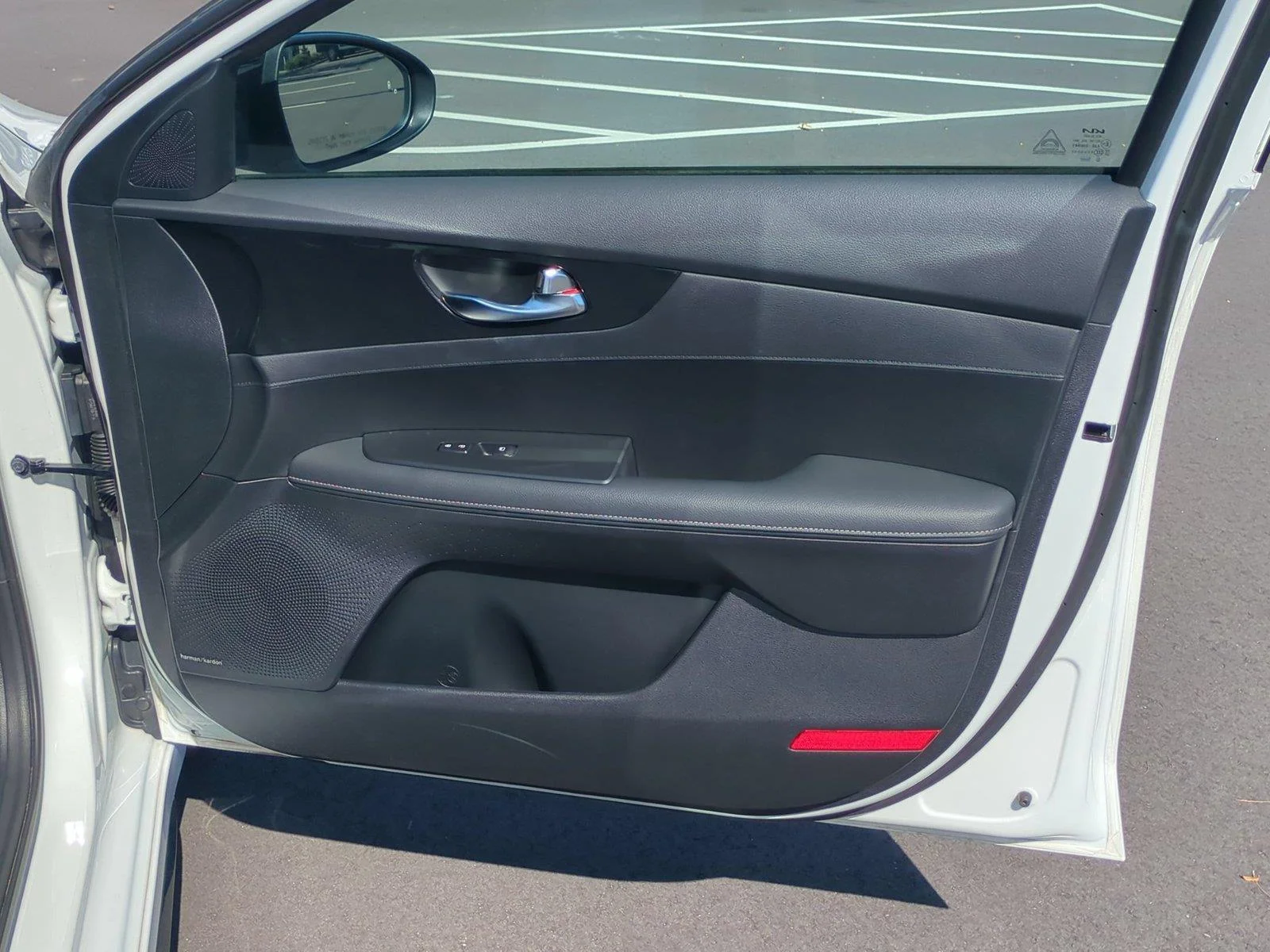Used 2024 Snow White Pearl Kia GT-Line image 36