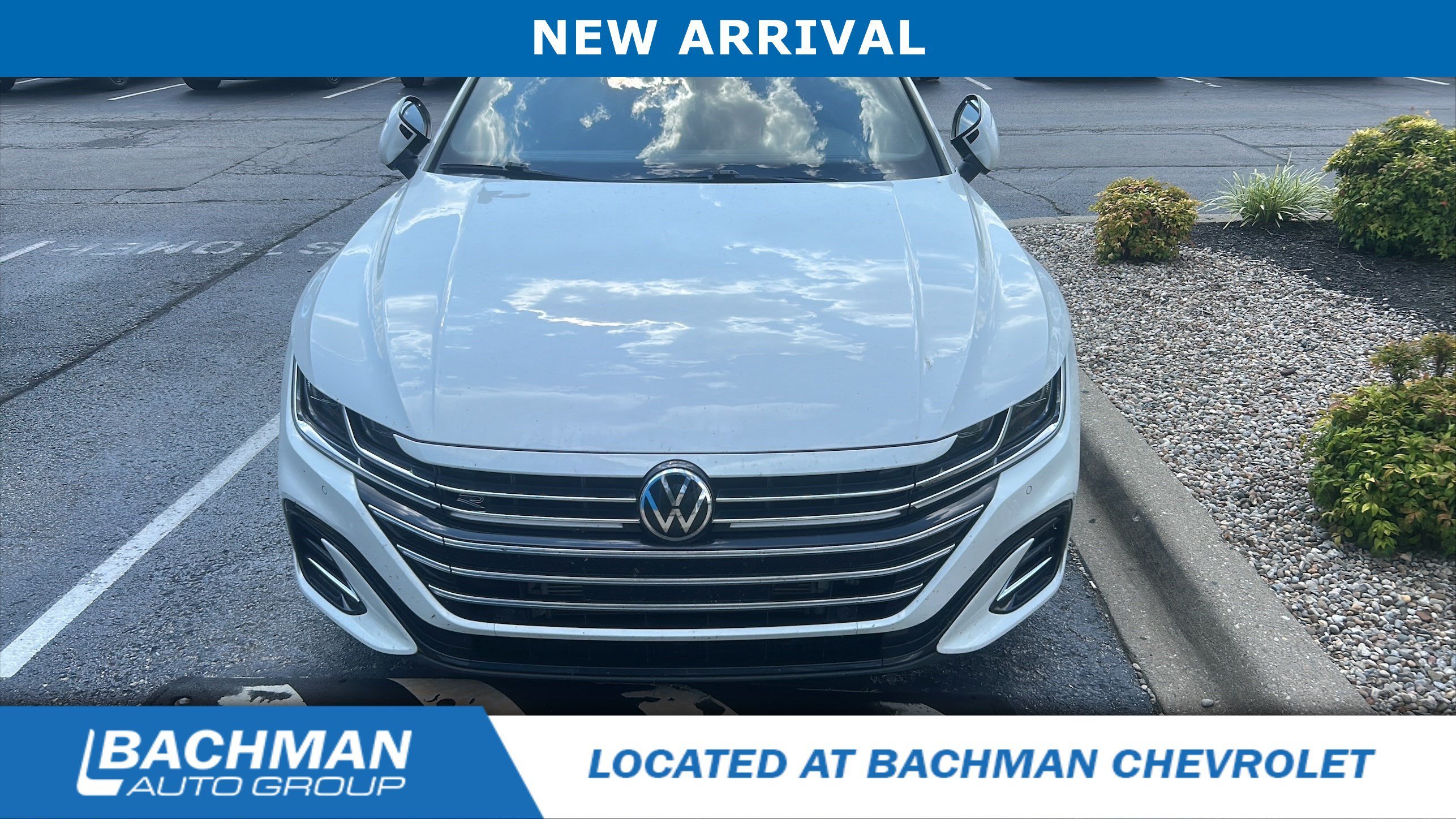Used 2021  Volkswagen SEL R-Line image 3