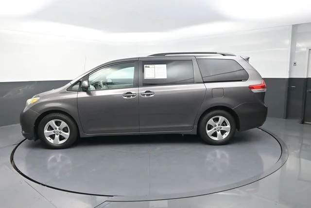 Used 2013 Gray Toyota LE image 7