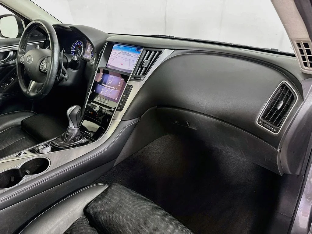 Used 2015 Graphite Shadow INFINITI Sport image 37