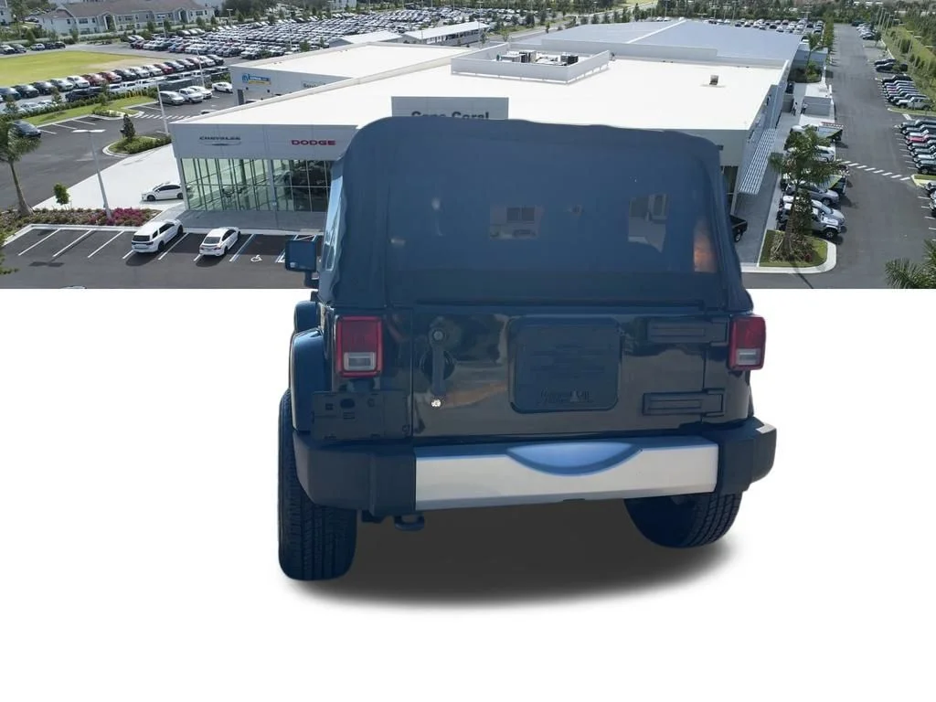 Used 2015 Black Jeep Sahara image 12
