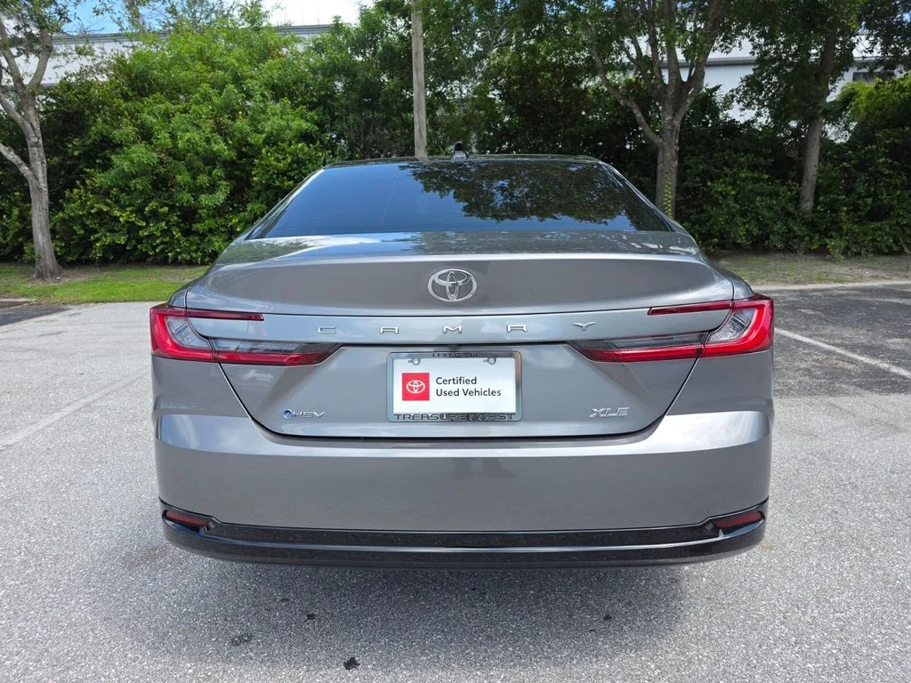 Certified Used 2025  Toyota XLE image 10