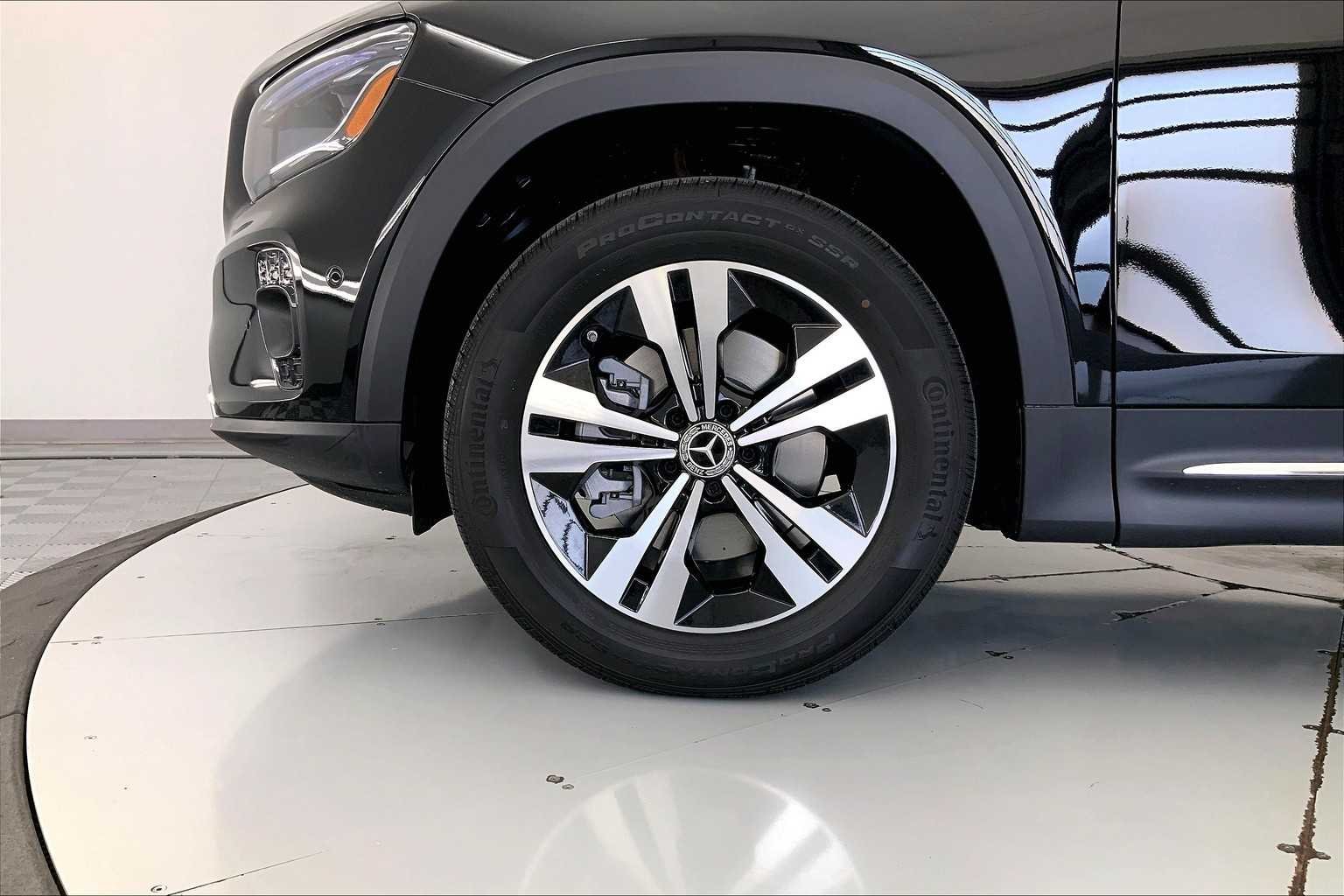 New 2026 Night Black Mercedes-Benz GLB 250 image 8