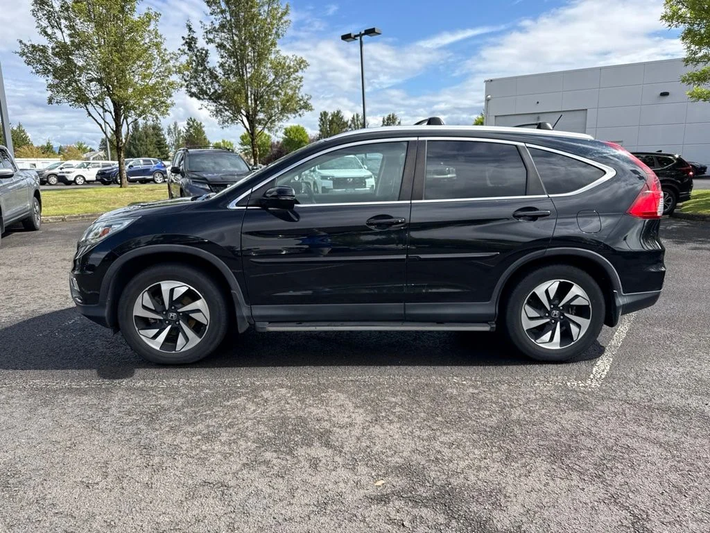 Used 2016 Crystal Black Pearl Honda Touring image 4