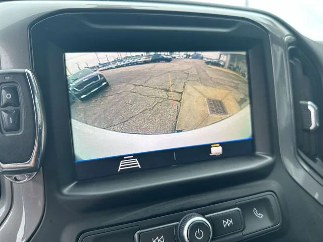 Used 2021 Summit White Chevrolet WT image 25