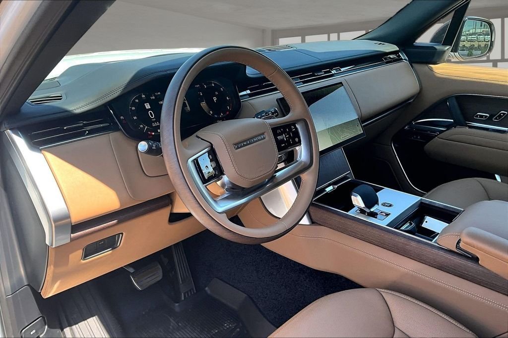 New 2026 Fuji White Land Rover SE image 6