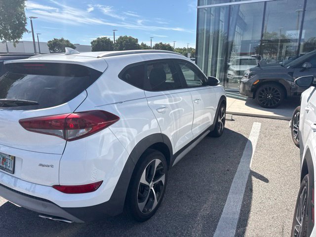 Used 2018 Dazzling White Hyundai Sport image 7