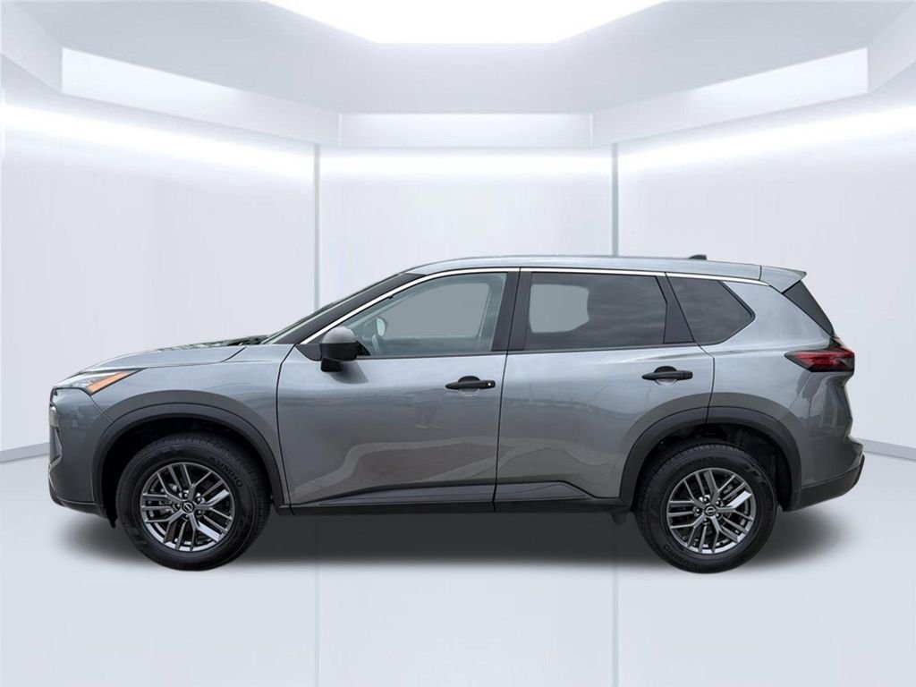 Used 2024 Gray Nissan S image 3