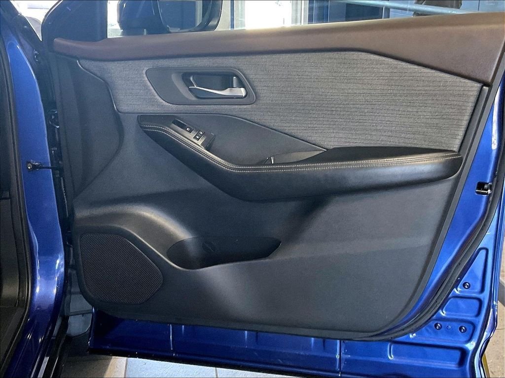 Used 2023 Blue Nissan SV image 12