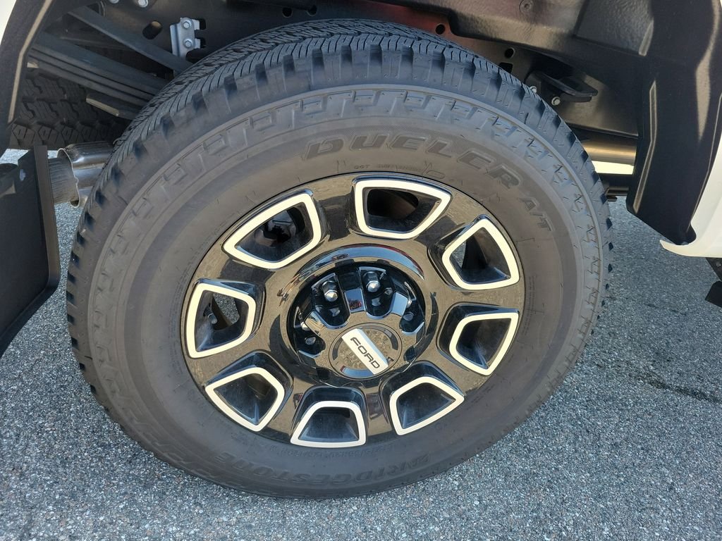 2025 Ford F-350 Super Duty Platinum - Photo 6