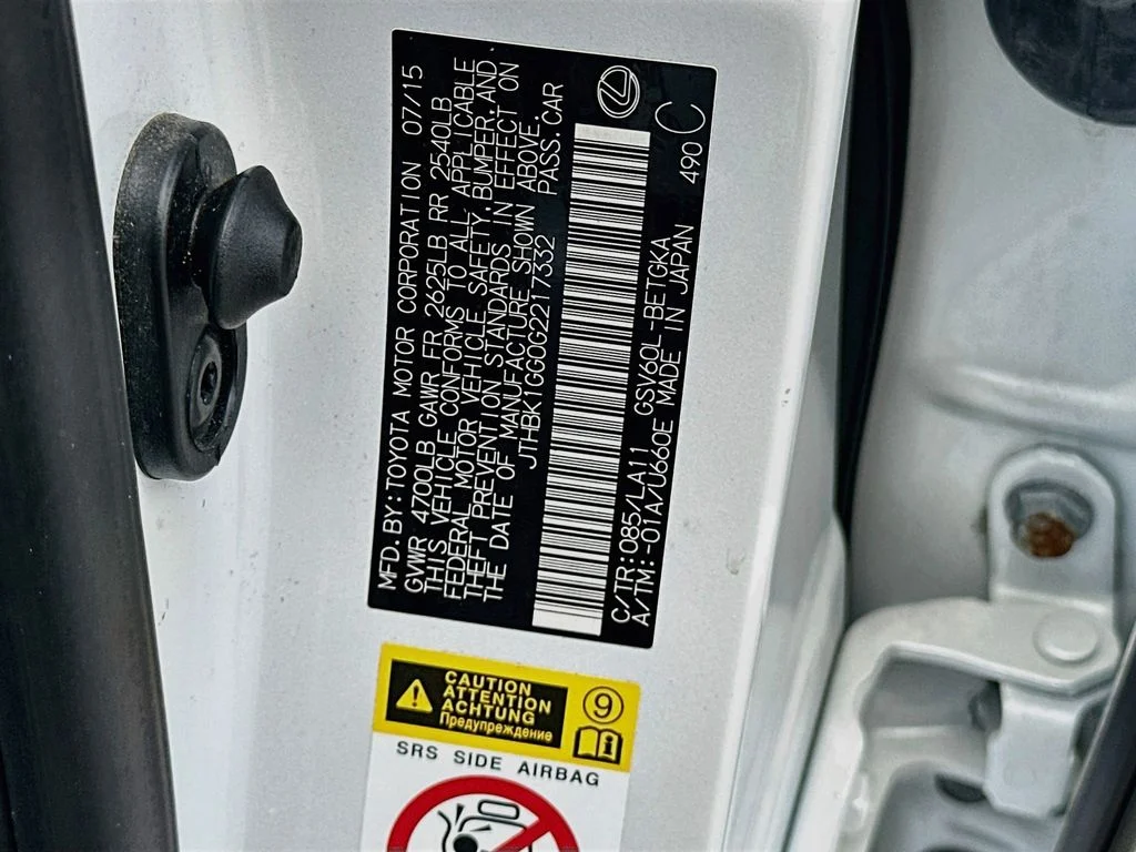 Used 2016 White Lexus 350 image 33