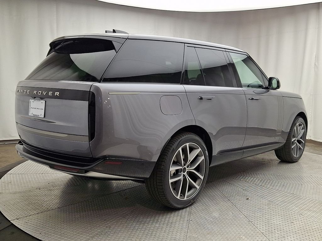 New 2026 Eiger Grey Land Rover SE image 3