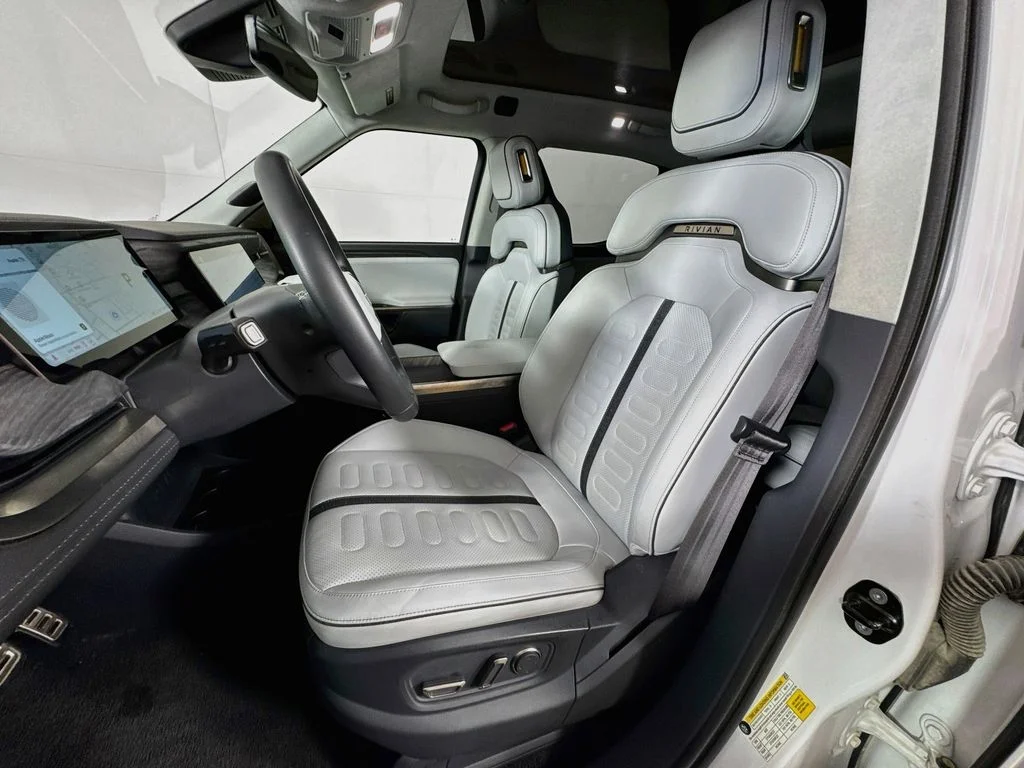 Used 2022 White Rivian Adventure image 25