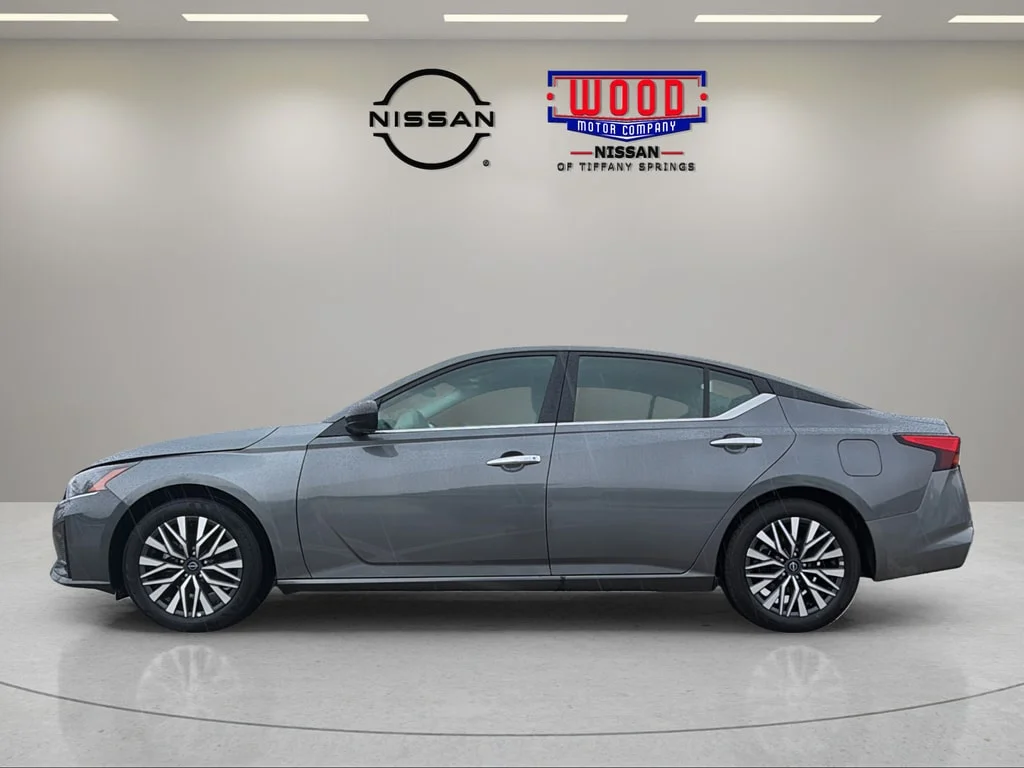 Used 2025 Gun Metallic Nissan SV image 5