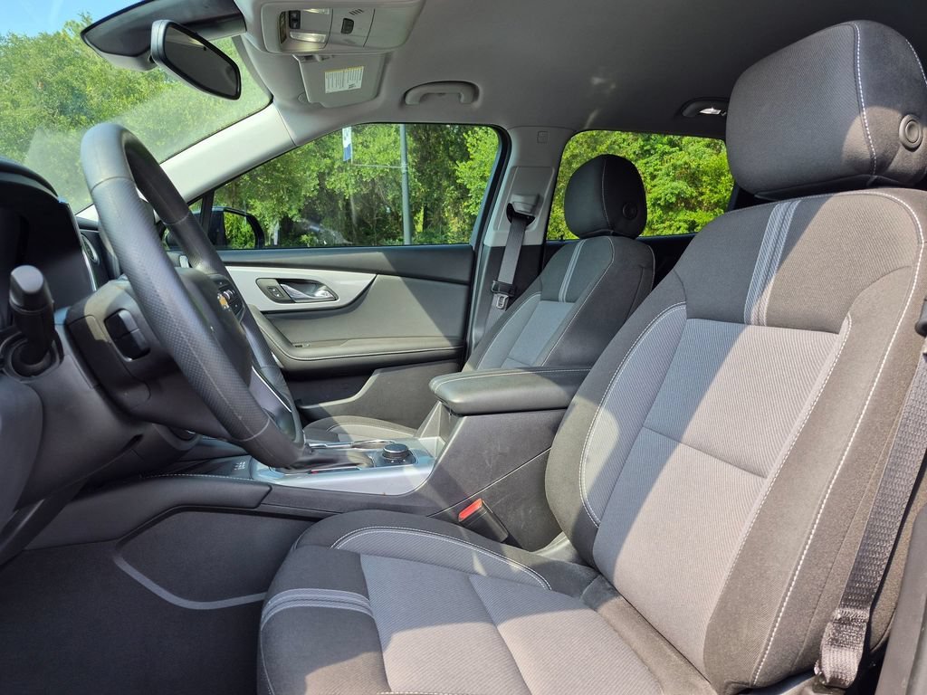 Used 2025 Black Chevrolet 2LT image 17