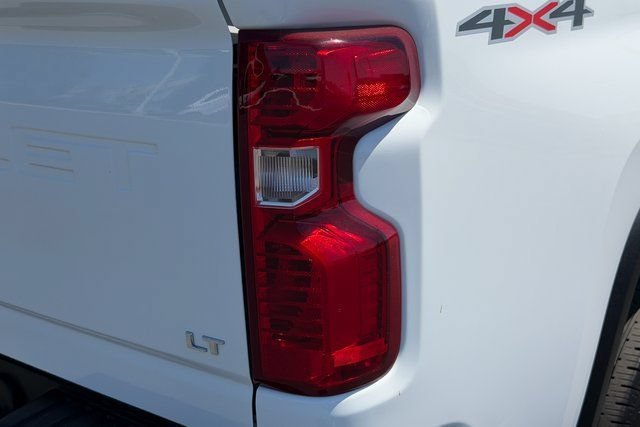 Used 2025 Summit White Chevrolet LT image 11
