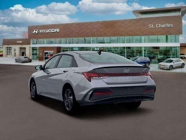 Used 2026 Silver Hyundai SEL Sport image 5