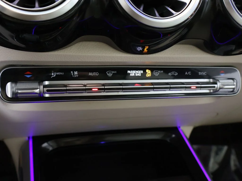 Used 2022 Polar White Mercedes-Benz GLB 250 image 50