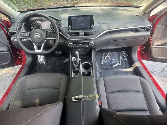 Used 2020 Red Nissan 2.5 SV image 9