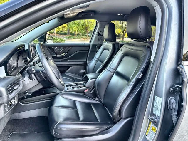 Used 2021 Silver Lincoln Standard image 11