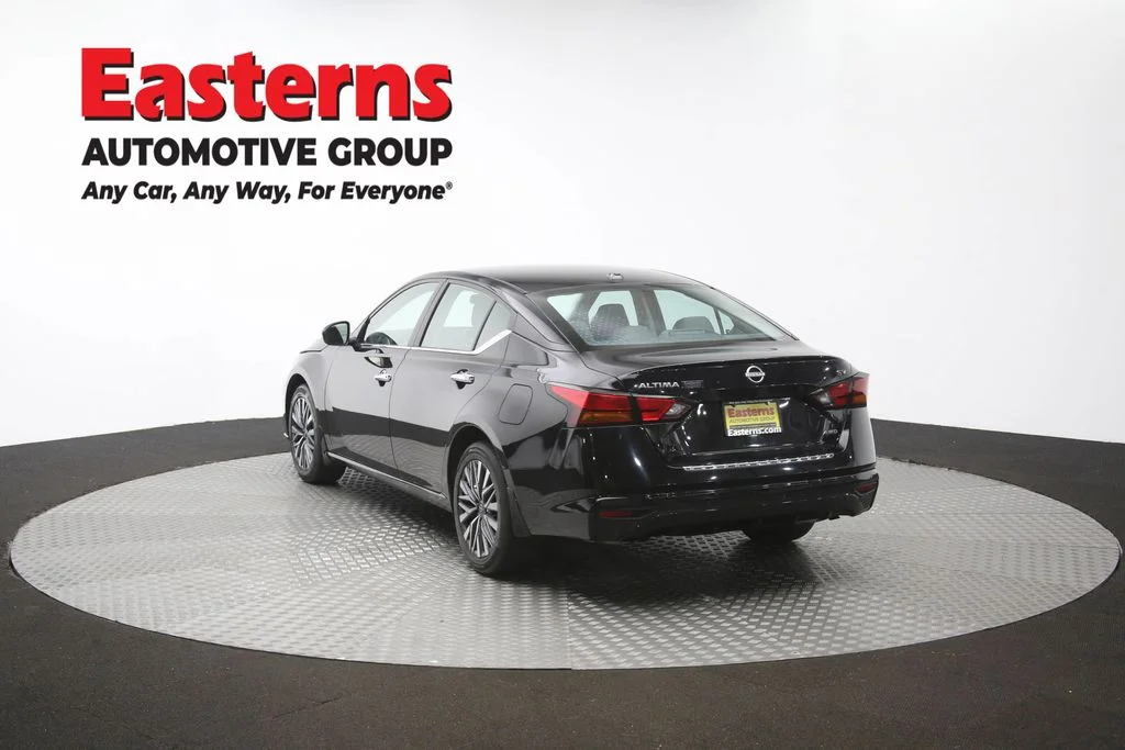 Used 2023 Black Nissan 2.5 SV image 65