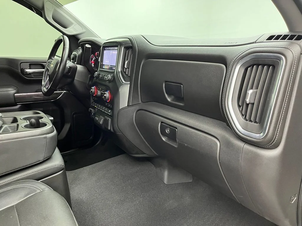 Used 2019 Black Chevrolet LTZ image 32