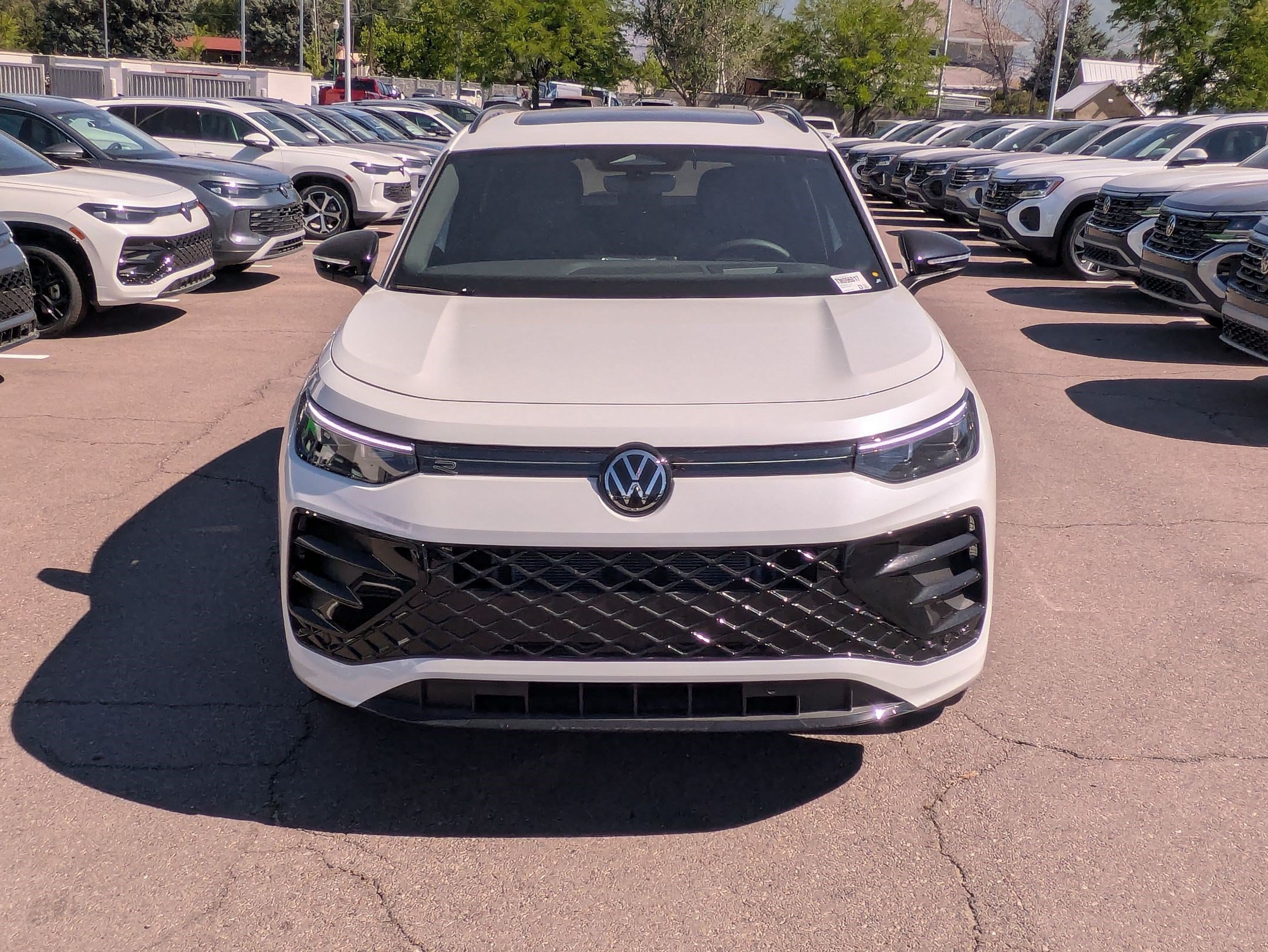 2026 Volkswagen Tiguan SE R-LINE BLACK - Photo 9