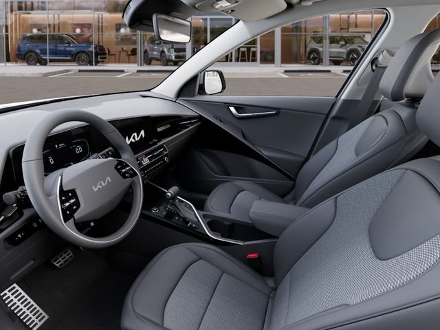 New 2025 Snow White Pearl Kia EX Touring image 17
