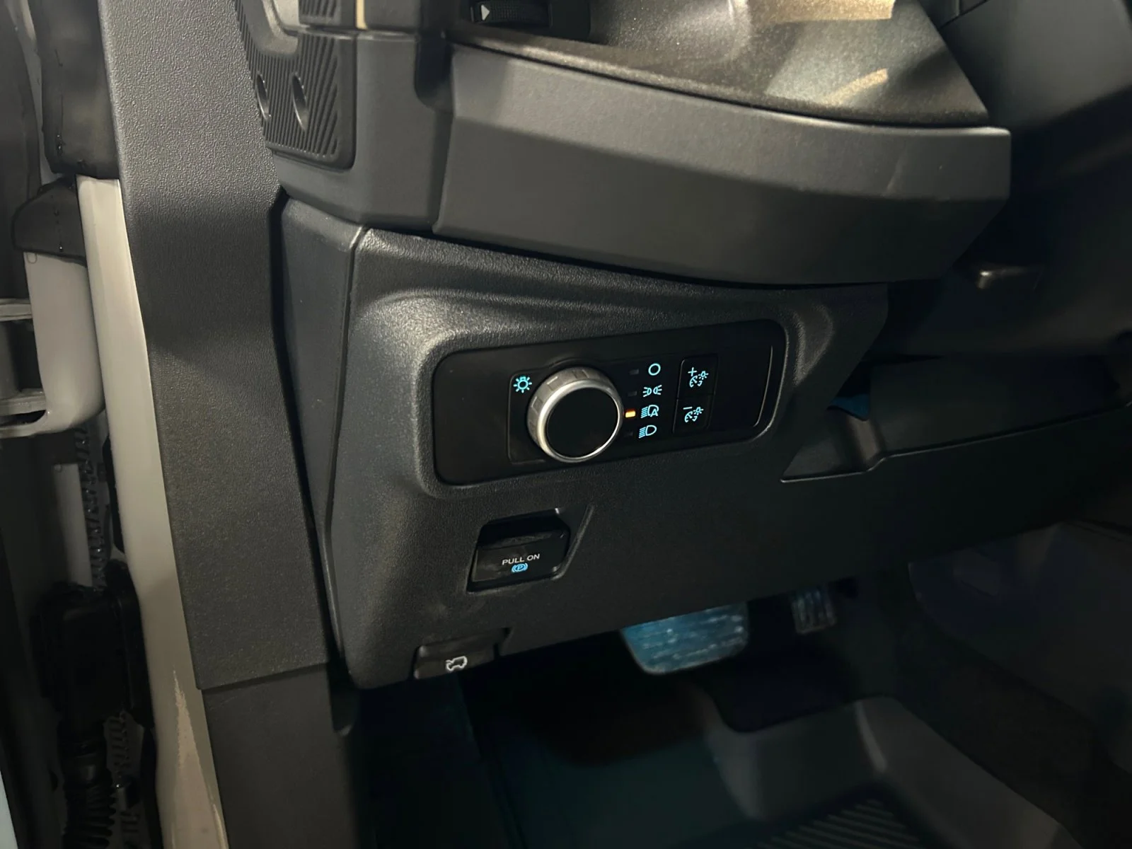 New 2026 Avalanche Grey Ford Badlands image 15