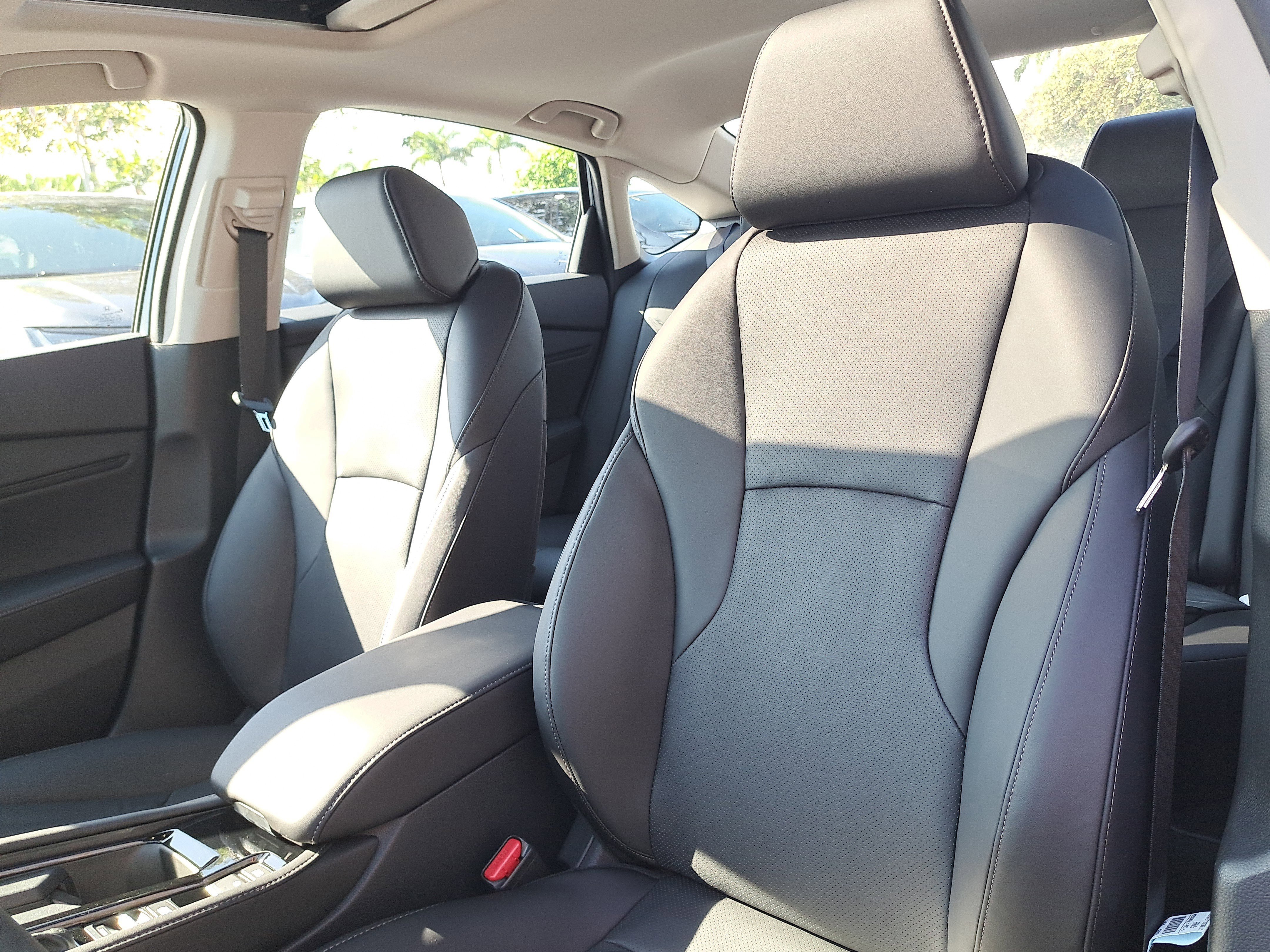 New 2026 Urban Gray Pearl Honda Touring image 18
