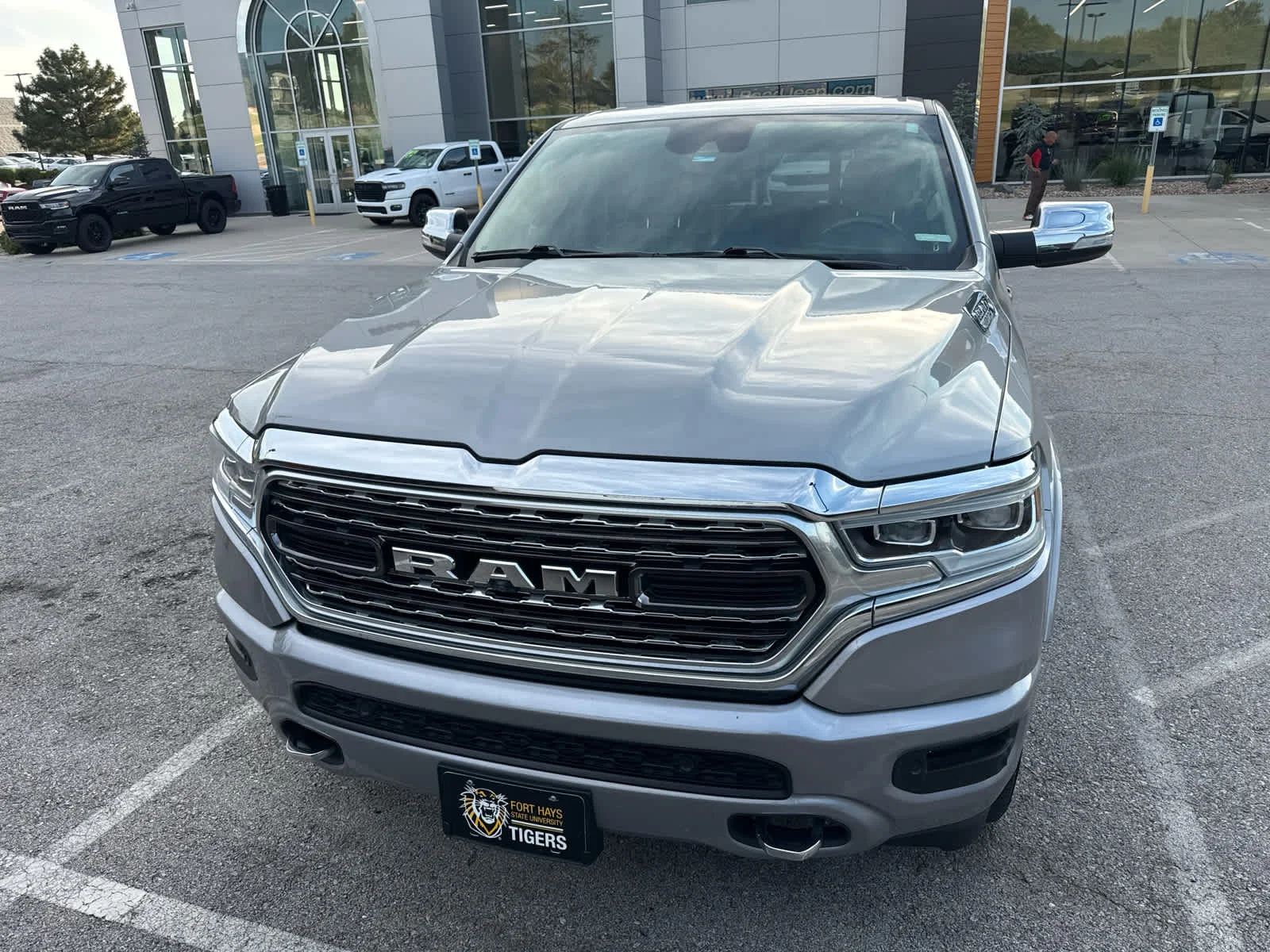 Used 2020 RAM Ram 1500 Pickup Limited with VIN 1C6SRFHT1LN211688 for sale in Kansas City