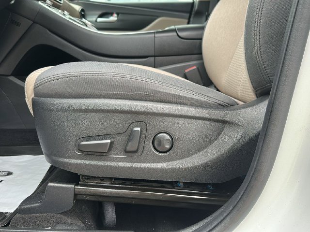 Used 2023 White Hyundai SEL image 11