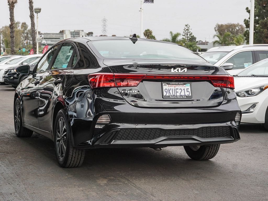 Used 2024 Black Kia LXS image 5
