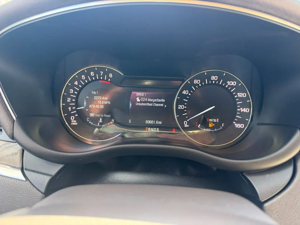 Used 2017 Black Lincoln Reserve image 23