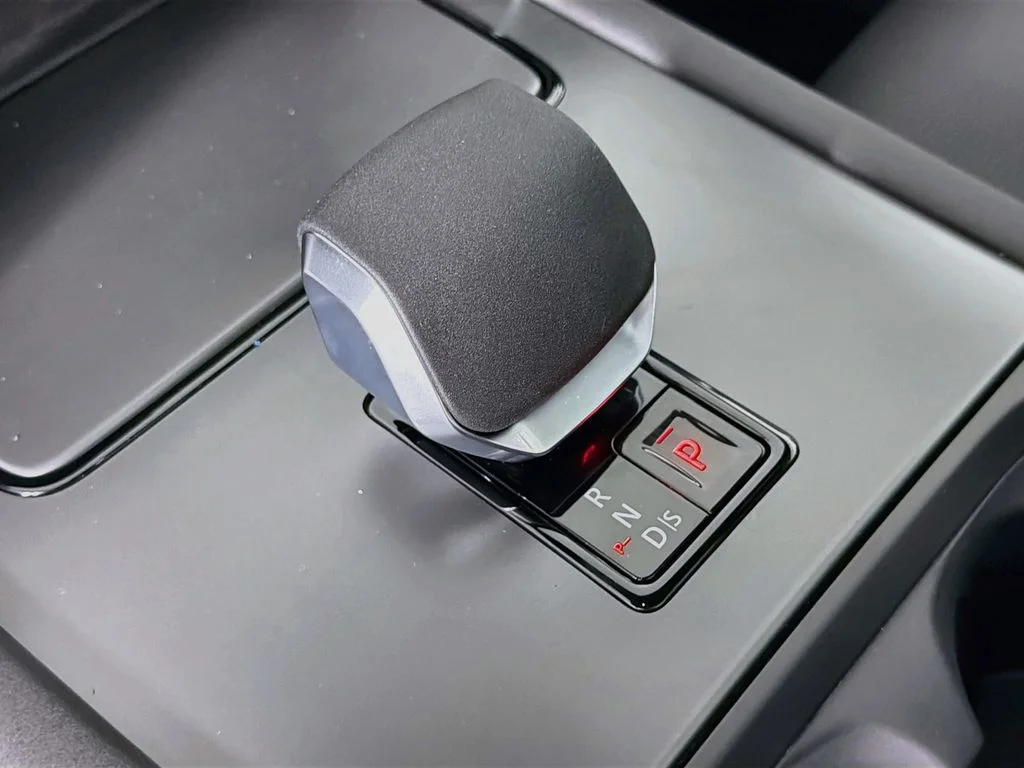 New 2026 Fuji White Land Rover Landmark image 17