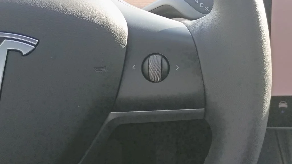Used 2022 Blue Tesla Long Range image 24