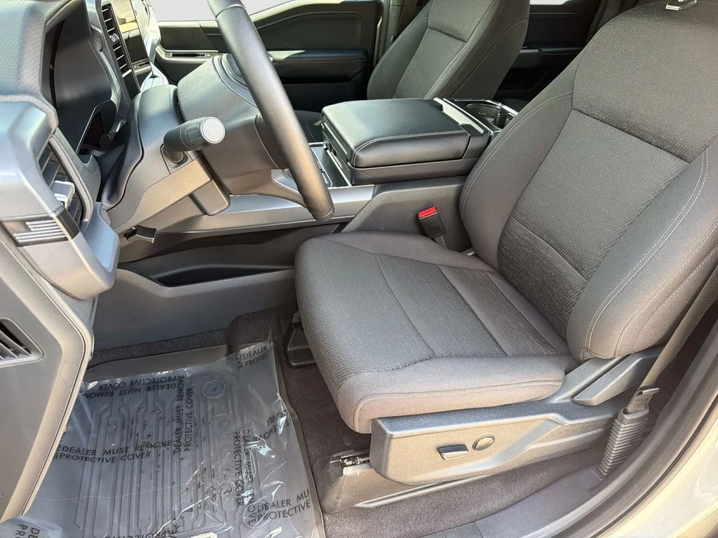Used 2025 Iconic Silver Metallic Ford XLT image 22