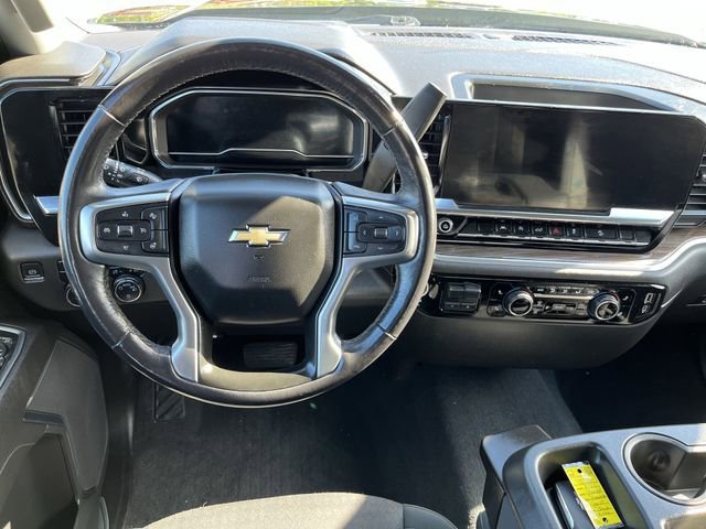 Used 2022 Black Chevrolet LT image 12