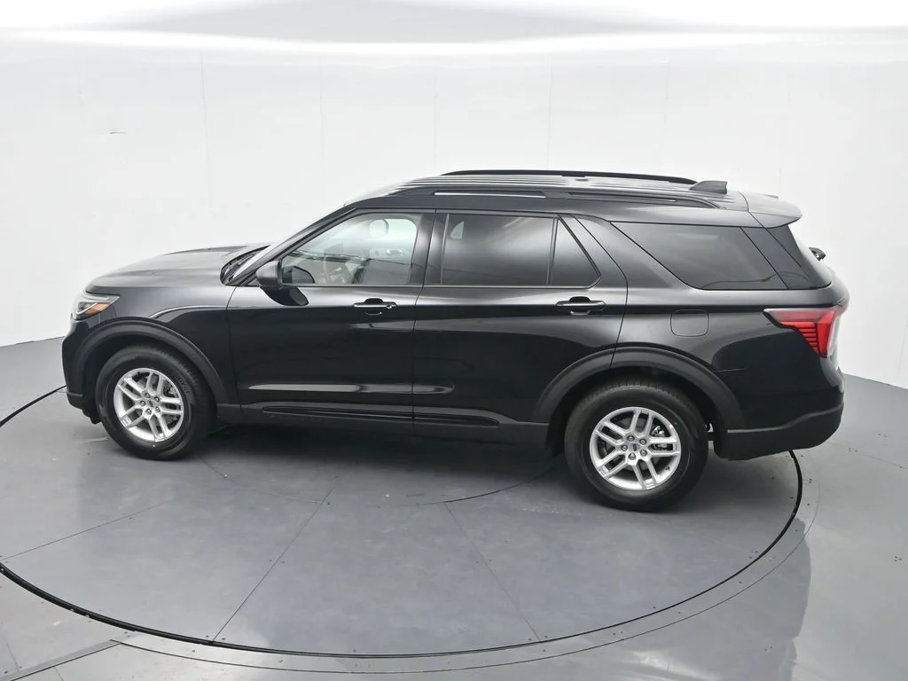 New 2026 Agate Black Metallic Ford Active image 37