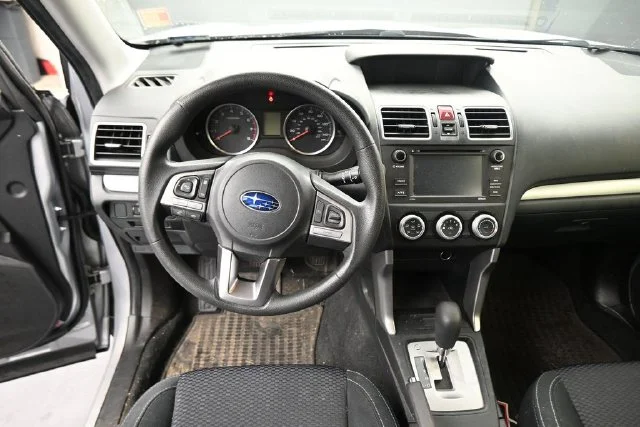 Used 2018 Silver Subaru 2.5i image 20
